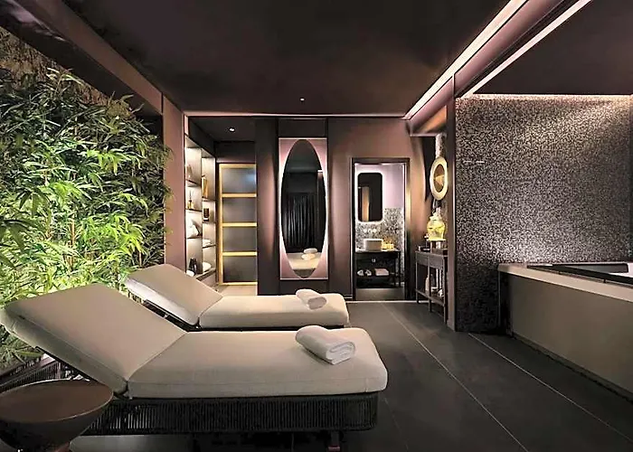 Отель The Pantheon Iconic Hotel, Autograph Collection Рим