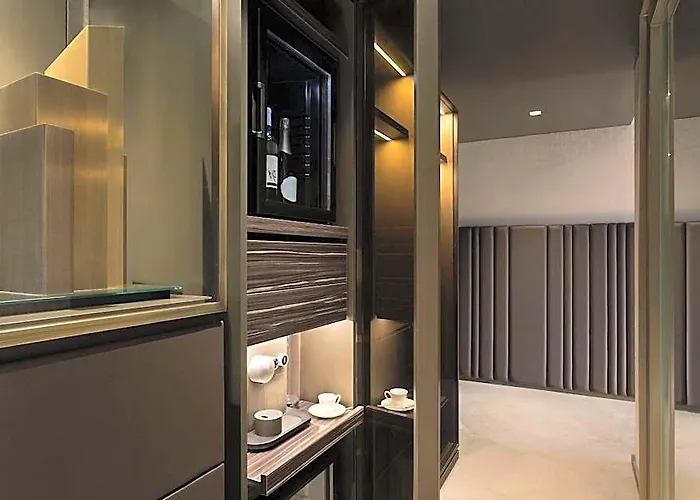 The Pantheon Iconic Hotel, Autograph Collection Hotel 5*